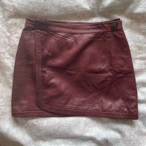 A.L.C 100% leather skirt, 100% silk lining. excellent condition. Size 4
